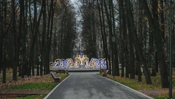 Зимний арт-фонтан открылся в нижегородском парке «Швейцария»