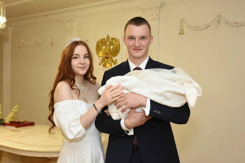 Необычную свадьбу сыграли в Нижнем Новгороде: пара сделала сразу три записи в ЗАГСе