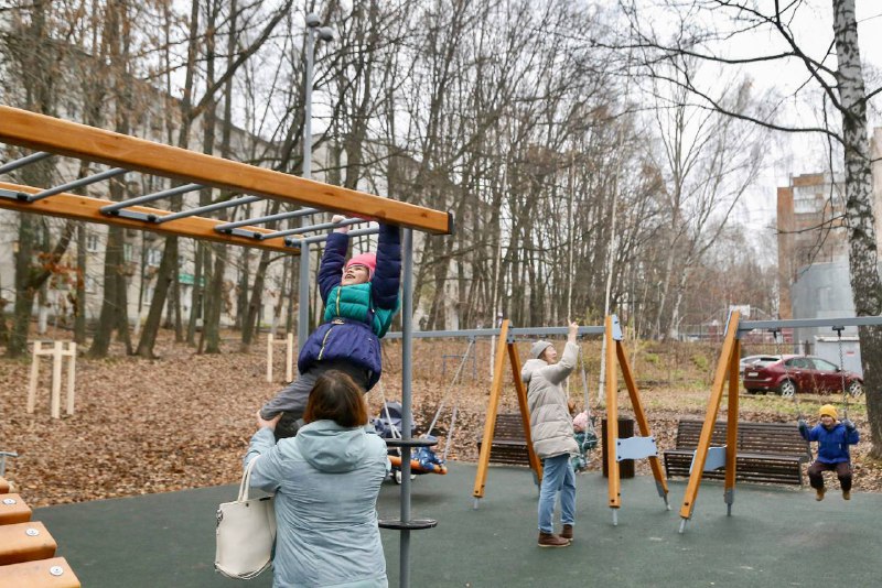 Детский городок и спортивная площадка появились в благоустроенной Дубовой аллее в Нижнем Новгороде