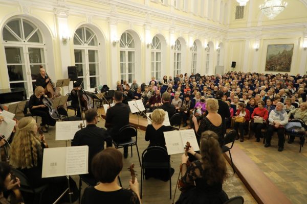 Семьи из Донбасса побывали на концерте Камерного оркестра Игоря Лермана в Нижнем Новгороде