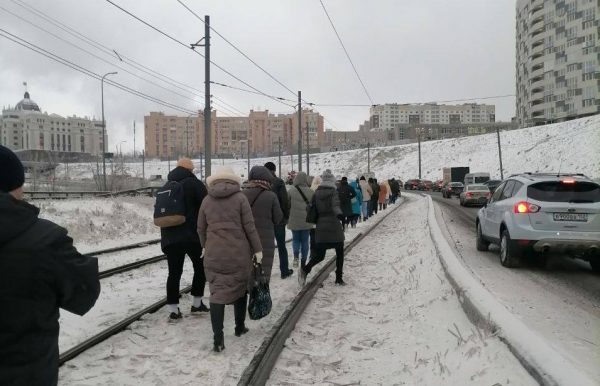 Трамваи вновь встали на Окском съезде утром 28 ноября