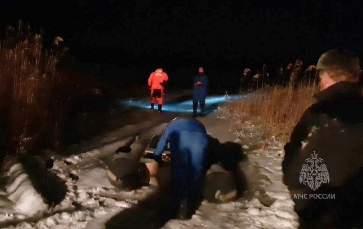 Рыбак провалился под лёд на озере в Борском округе и погиб