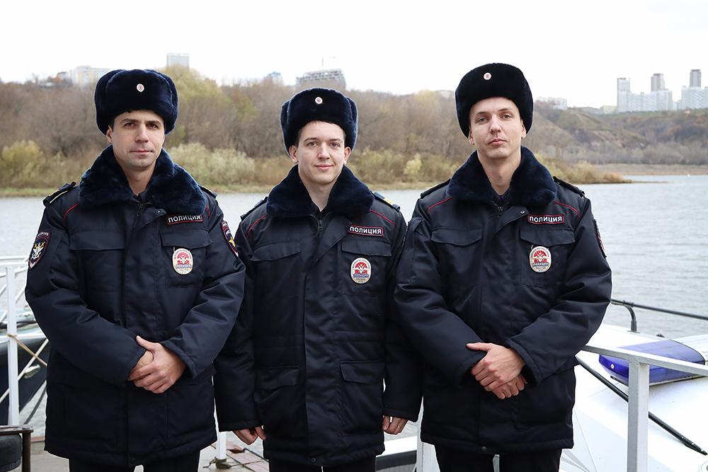 Полицейские спасли тонувшего мужчину в Нижнем Новгороде