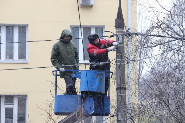 Более чем в 60 населенных пунктах Нижегородской области восстановили электроснабжение за ночь