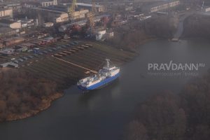 57-метровый краболов-процессор «Капитан Манжолин» спустили на воду в Навашине