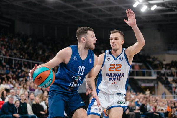 Баскетболисты «Пари НН» упустили в Перми 19-очковое преимущество
