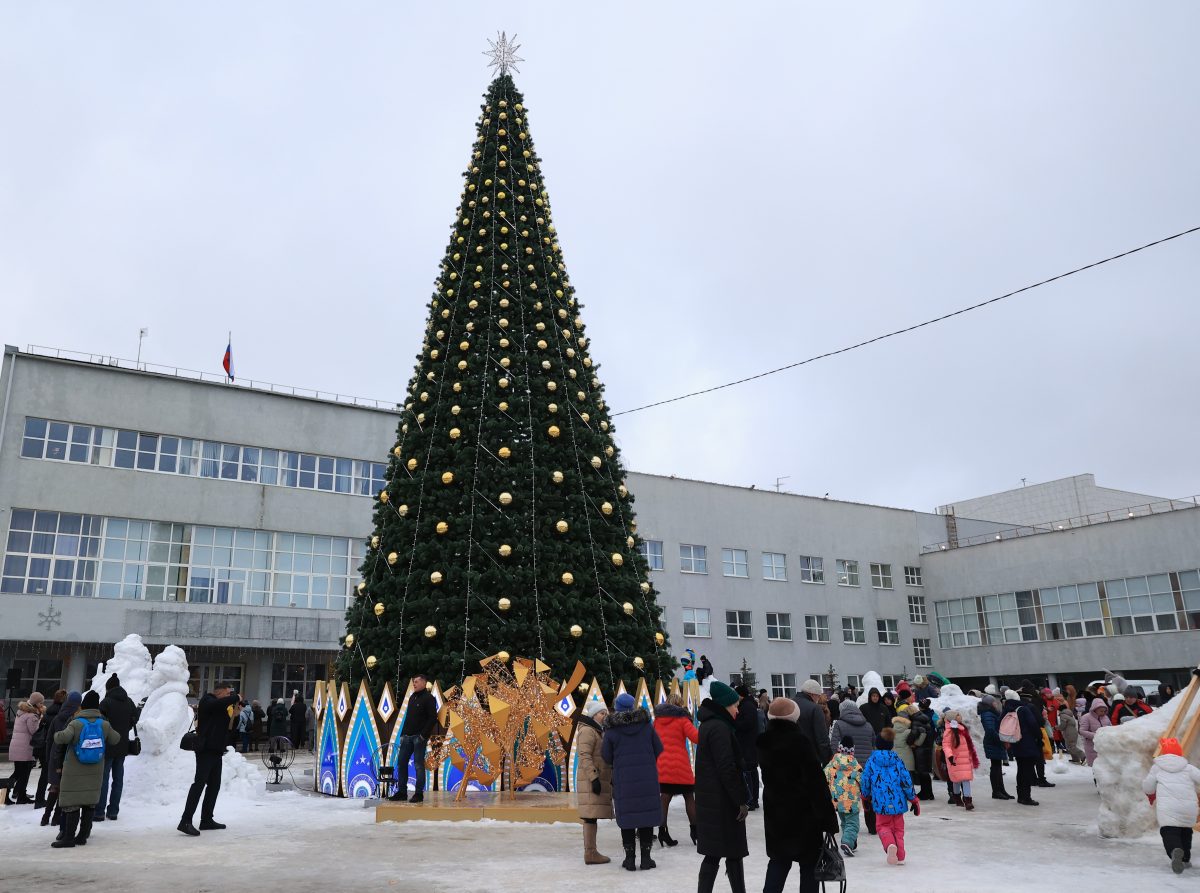 В Дзержинске открылась главная новогодняя площадка