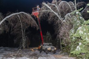 Около 3,5 тысяч человек остаются без света в Нижегородской области