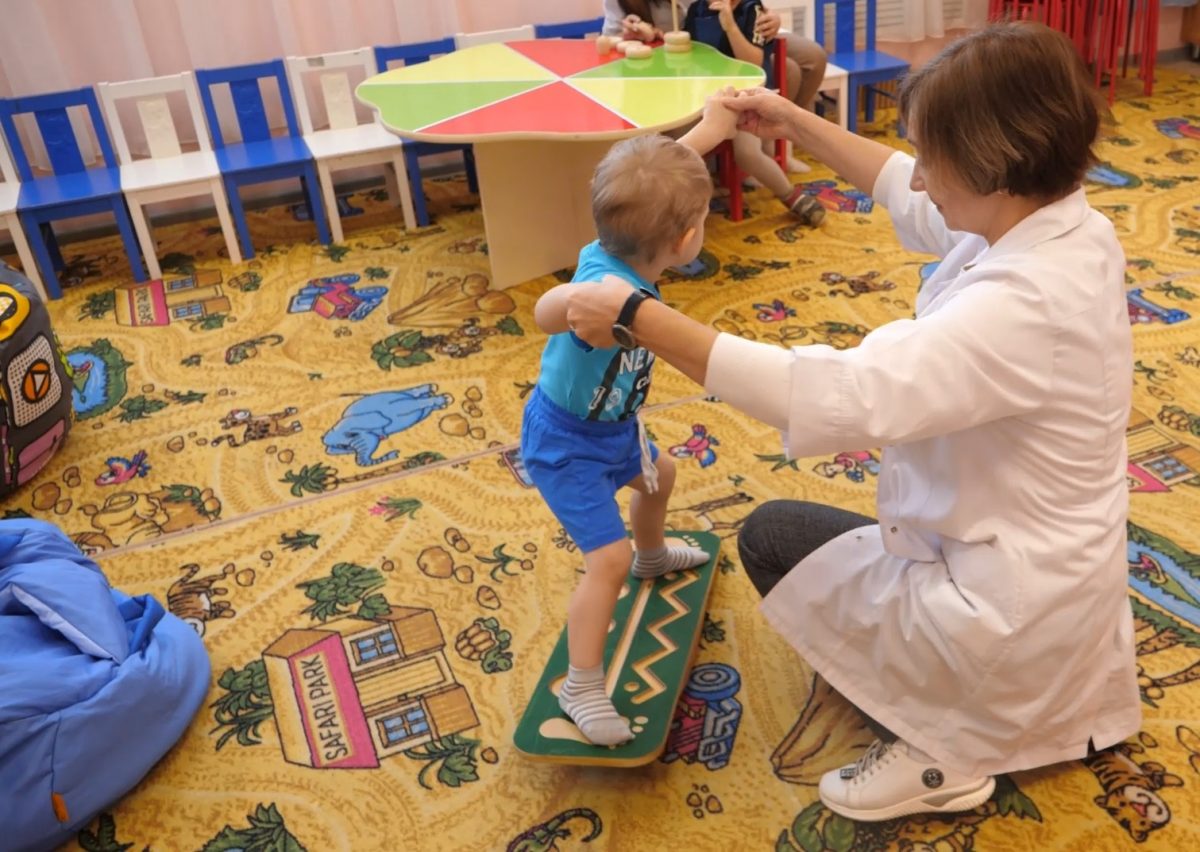 Оборудование для реабилитации детей с инвалидностью закупил Дом ребенка в Выксе при поддержке ОМК