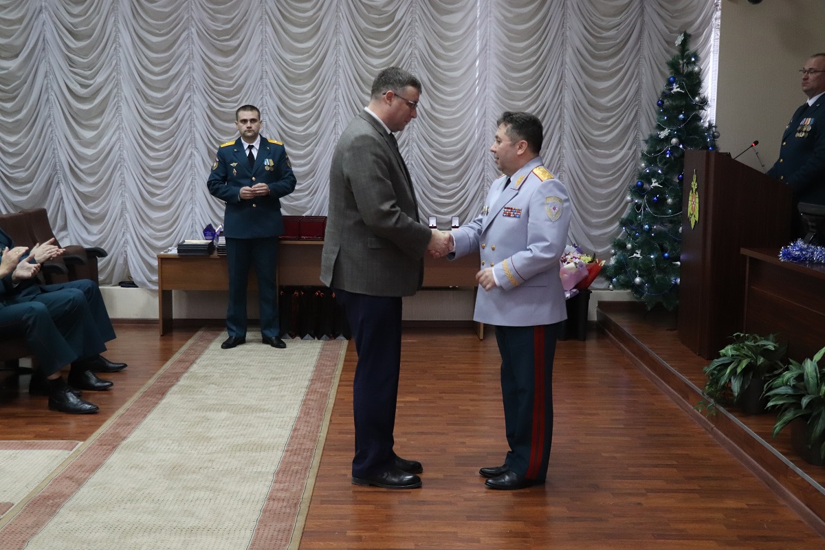 Петр Банников наградил победителей смотра на звание «Лучшая ЕДДС муниципального образования»