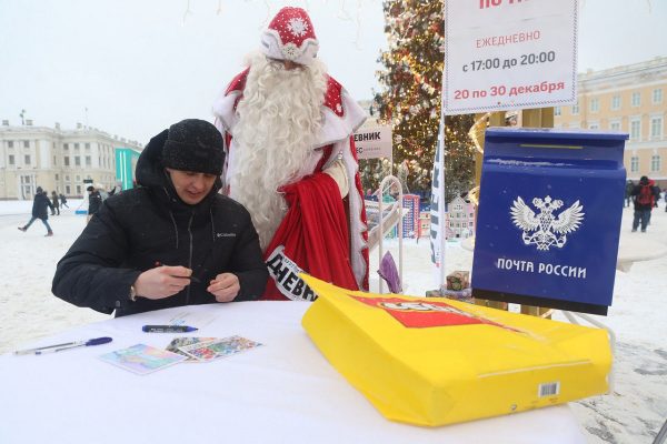 «Новогодняя почта» откроется на Дворцовой площади Петербурга