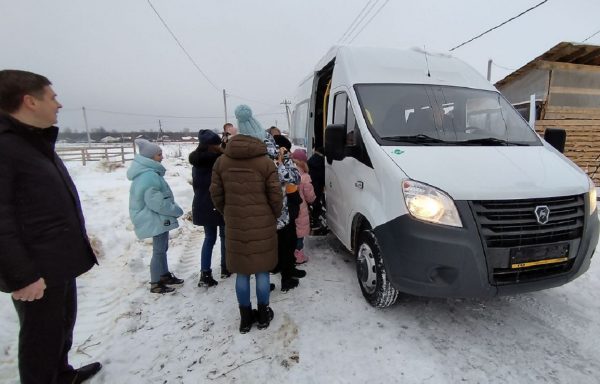 Многодетной семье из Балахнинского округа подарили автомобиль