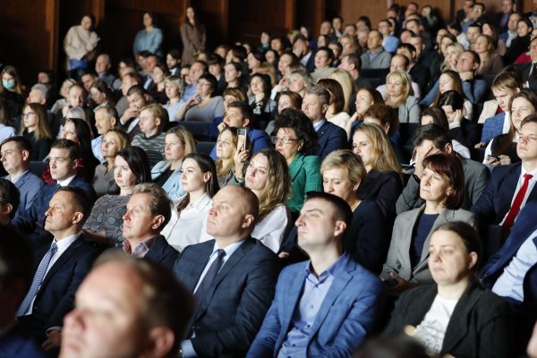 1200 человек стали участниками первого дня ESG-форума «Со.Знание»