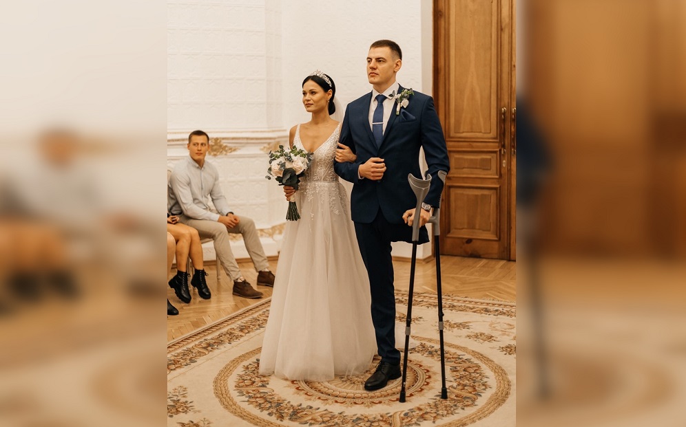 Нижегородская писательница вышла замуж за военнослужащего из ДНР, который потерял ногу в СВО