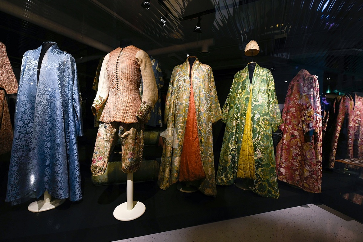 Эрмитаж покажет более трёхсот предметов гардероба Петра Великого