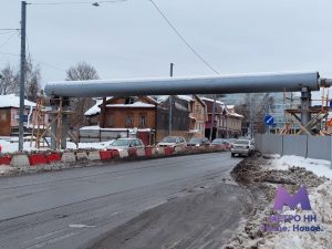 Пятиметровую эстакаду для теплотрассы смонтировали около будущего котлована метро на Сенной