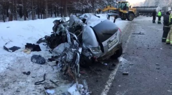 Два человека погибли и три пострадали в аварии в Семеновском районе