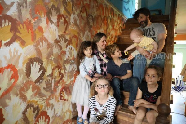 Многодетные нижегородки с 20-летним стажем могут стать ветеранами труда
