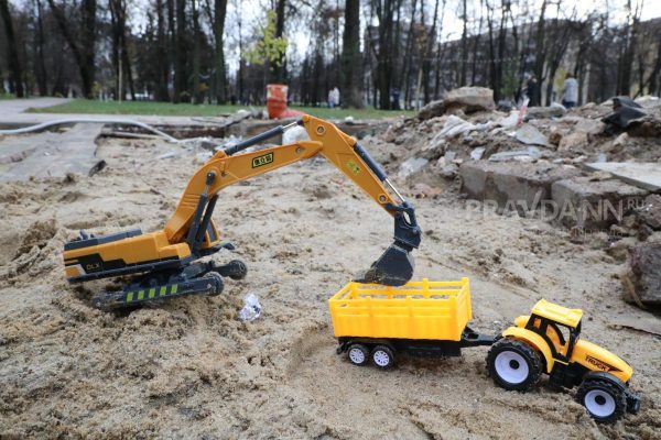 3,5 тысячи кубометров земли вывезли со стройплощадки новой станции метро на площади Сенной