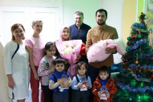 Иван Носков поздравил семью первого ребенка, родившегося в Дзержинске в 2023&nbsp;году