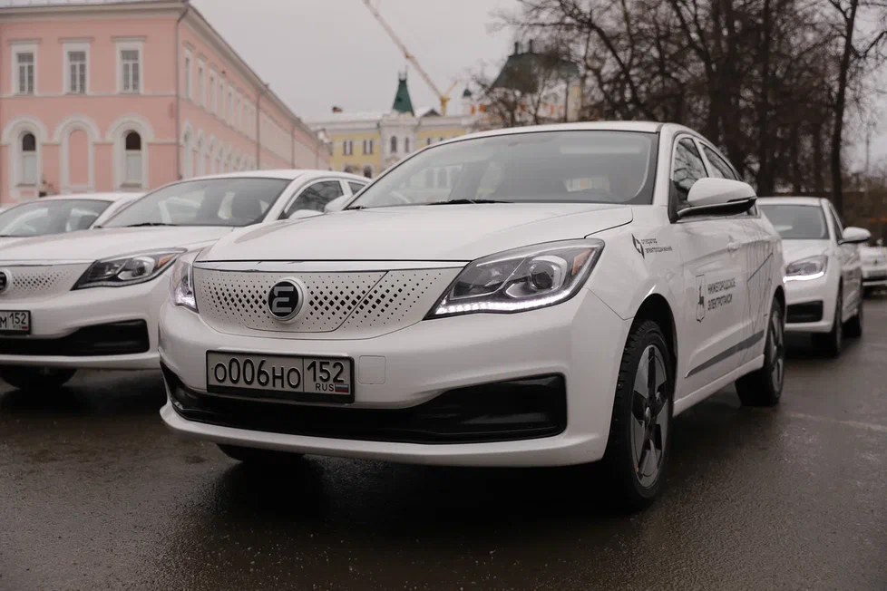 180 новых электромобилей Evolute пополнили таксопарк в Нижнем Новгороде