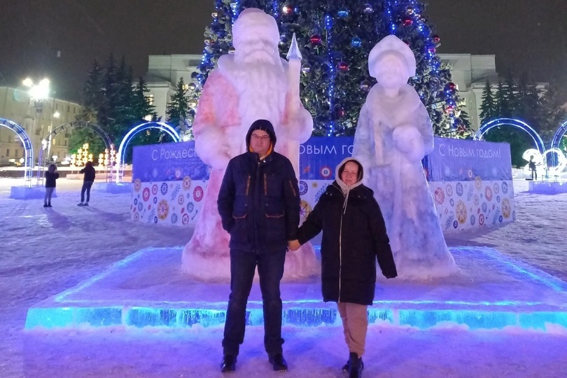 Киров не очень ярко украшен к Новому году, исключение - центральная Театральная площадь