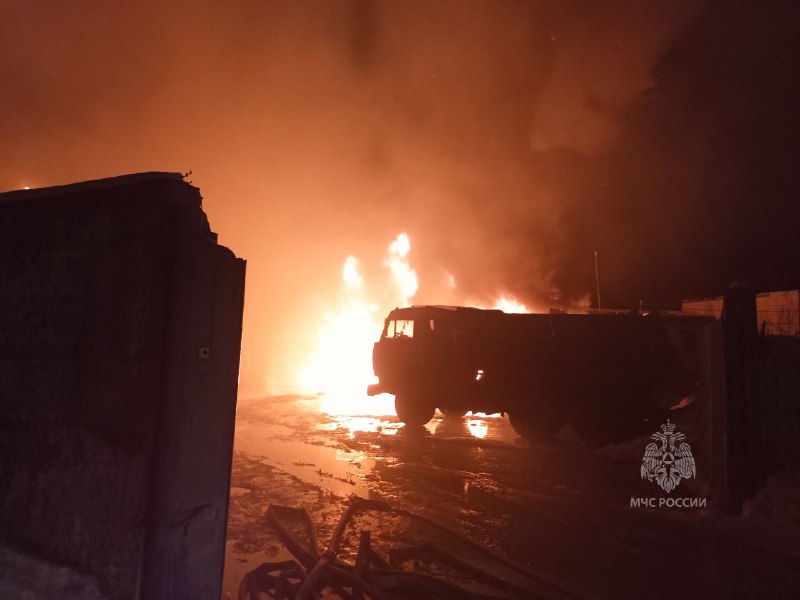 Гаражный массив «Народный» сгорел в Сормовском районе