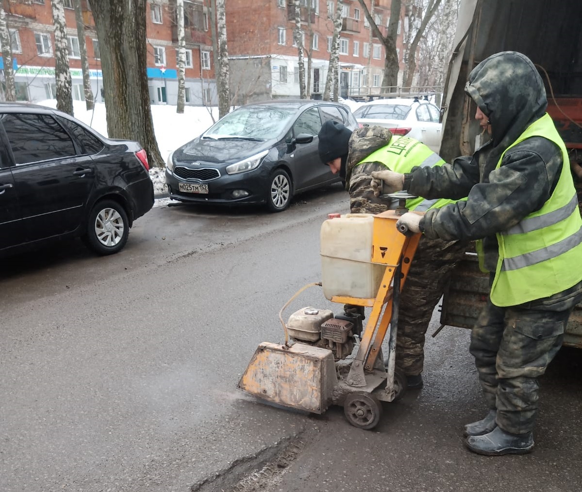 На пяти улицах Нижегородского района провели ямочный ремонт