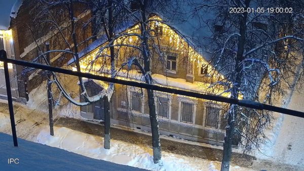 Еще 4 камеры установили в Трехсвятском Заповедном квартале