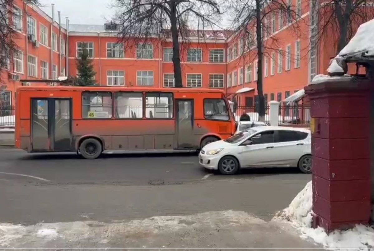 Женщина пострадала в ДТП с автобусом на улице Минина в Нижнем Новгороде