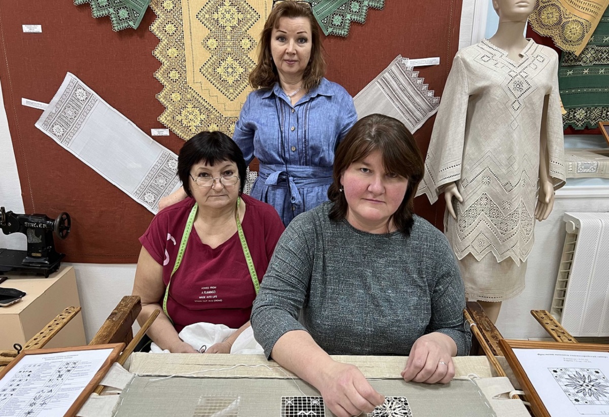 Мастерицы из Чкаловска приняли участие в создании вышитой карты России