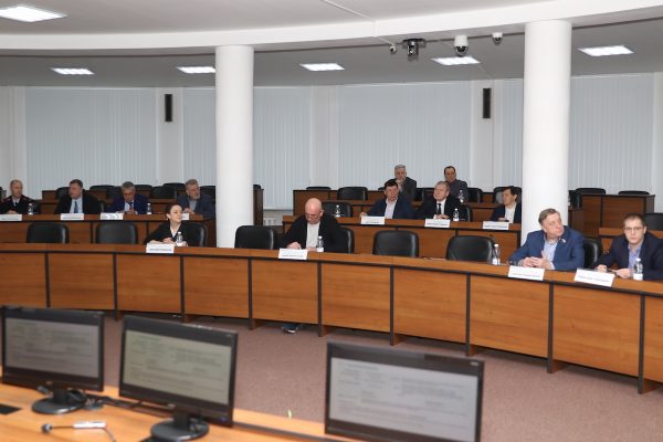 Депутаты городской Думы предложили продлить реализацию программы по монтажу «умных остановок»