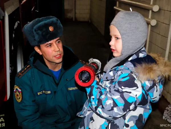 Пожарные из Арзамаса исполнили мечту 5‑летнего Димы Шматова