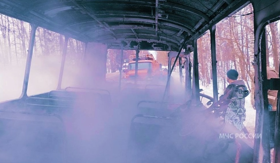 Ритуальный автобус сгорел в районе села Останкино в Борском округе