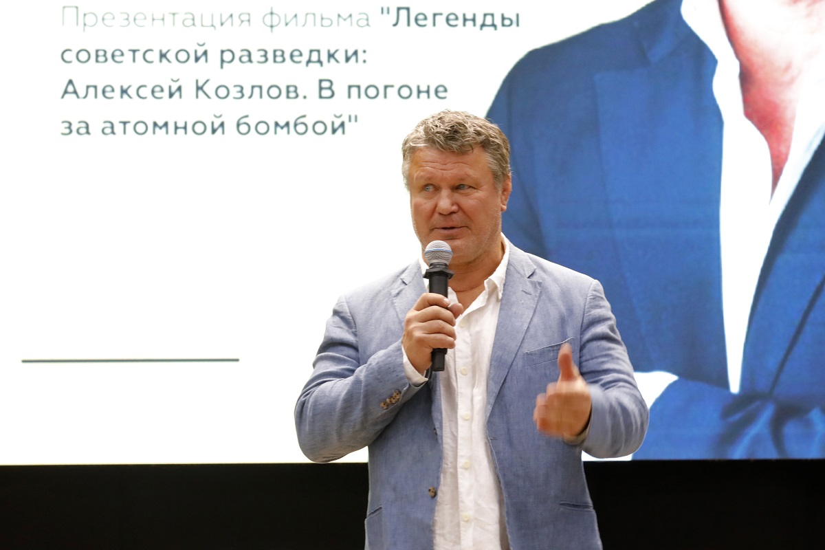 Олег Тактаров представил нижегородцам фильм о легендарном разведчике