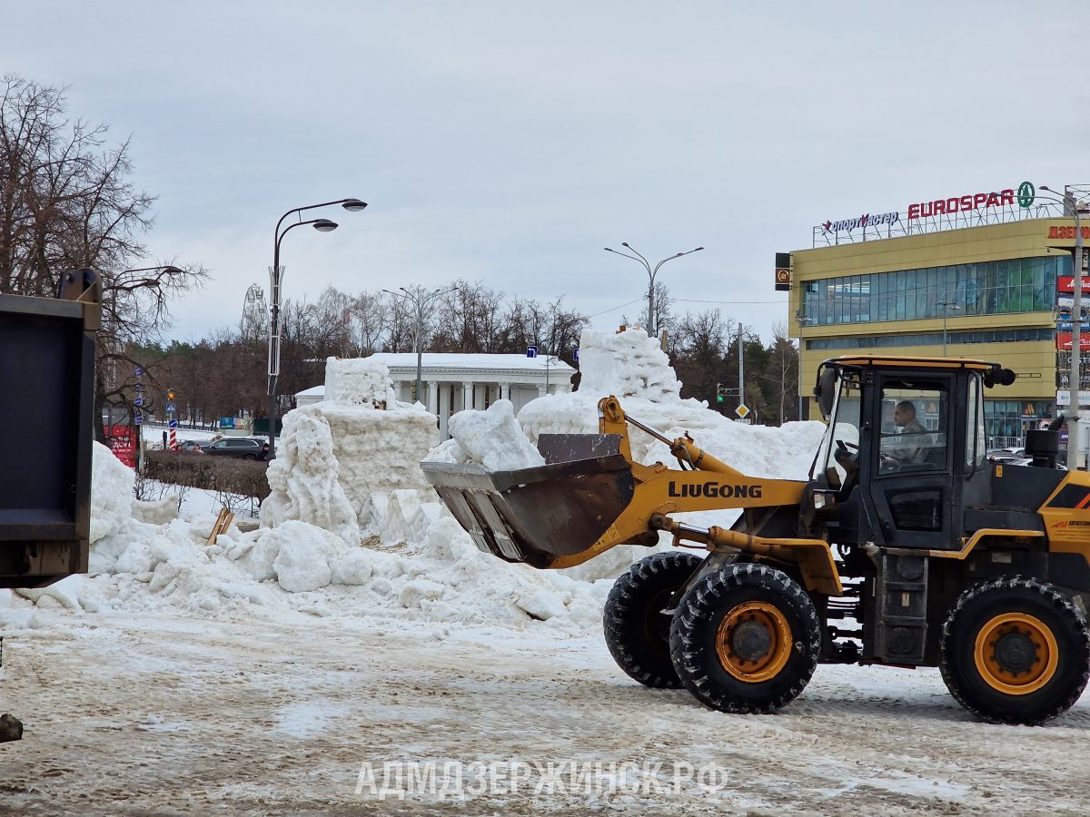 Более 20 тысяч человек посетили снежный городок в Дзержинске в новогодние праздники