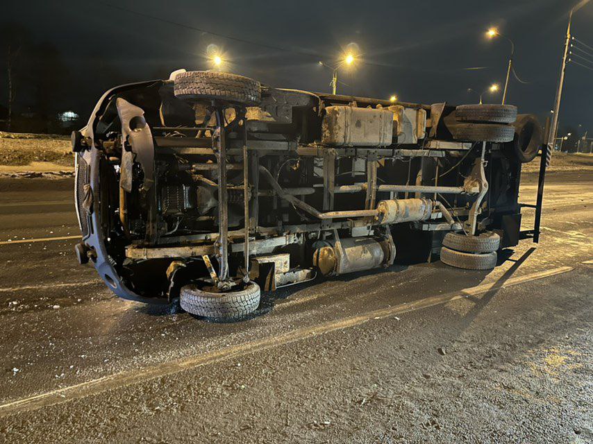 Водитель грузовика сломал руку в ДТП с перевернувшейся машиной в Кстовском районе