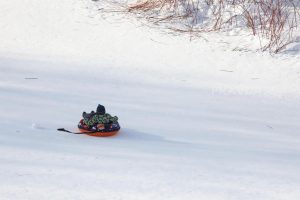 Ребенок травмировался во время катания на «ватрушке» в Городце