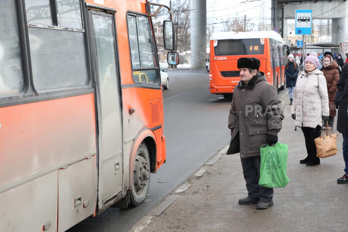 Водителям трех автобусов снизили премии за проезд остановок в Нижнем Новгороде