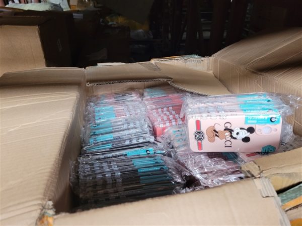 Самарские таможенники задержали грузовик с 11 тысячами контрафактных товаров на 80 млн рублей