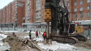 Первая свая будущего котлована метро забита на улице Горького