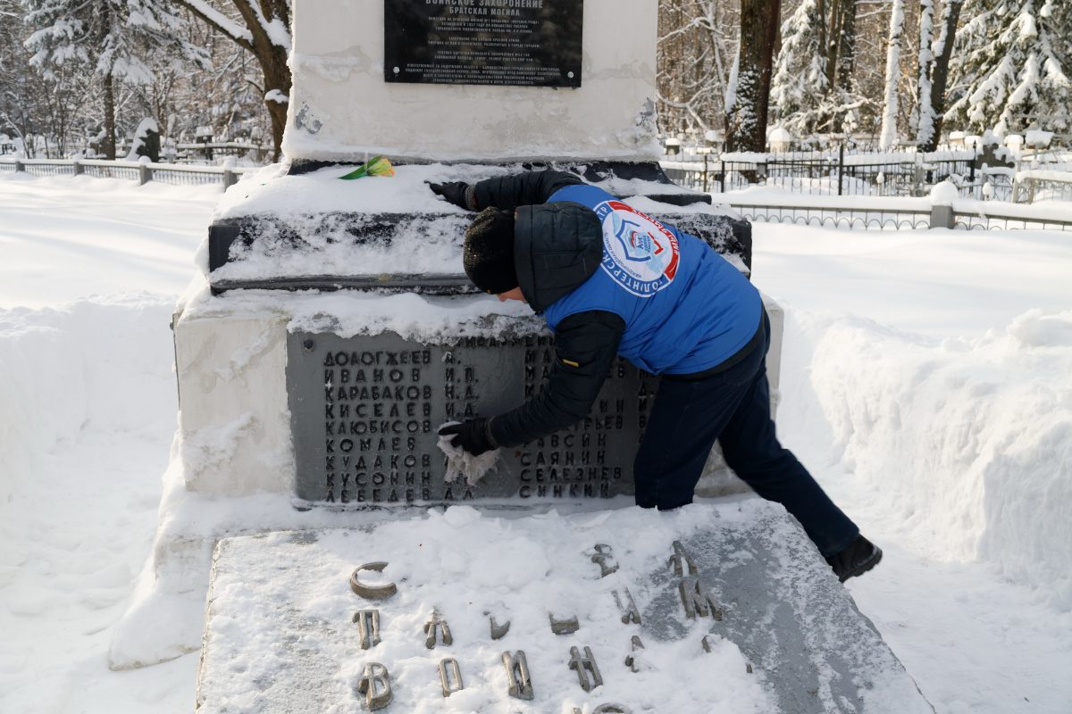 Волонтеры и активисты в муниципалитетах привели в порядок мемориалы, памятники, стелы, посвященные воинам-героям