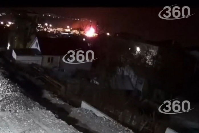 Опубликовано видео предположительного падения беспилотников около нефтебазы в Туапсе