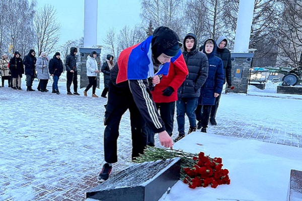 Нижегородские студенты почтили память воинов Сталинградской битвы