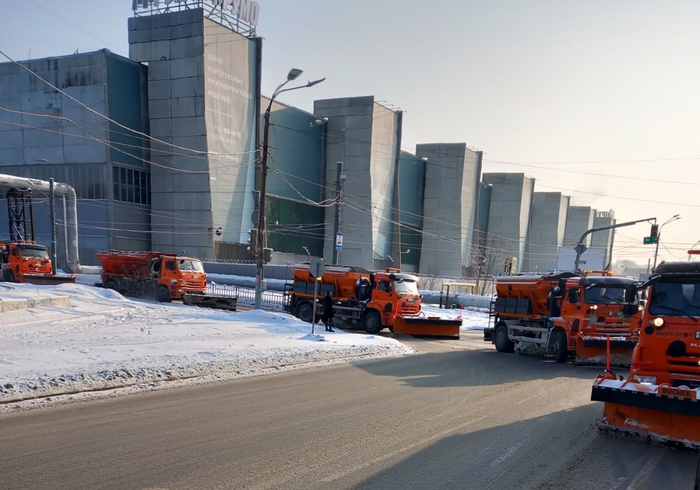 Нижний Новгород борется с последствиями двухдневного снегопада