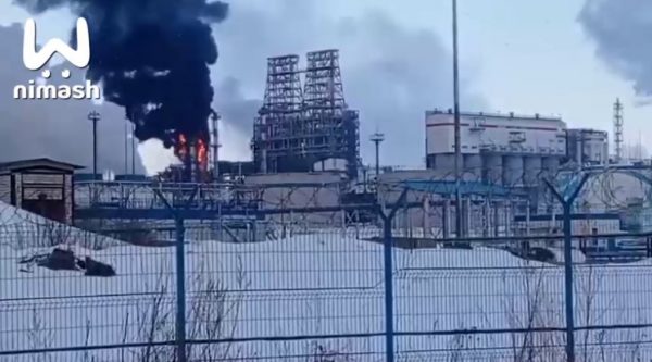 Пожар произошел на базе завода «Лукойл» в Кстовском районе