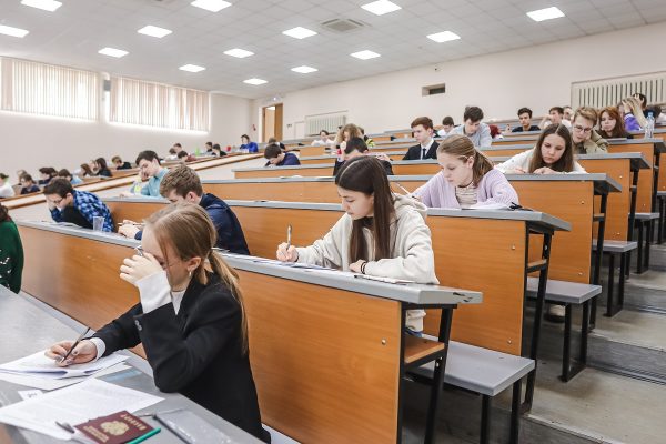 Почти 3 тысячи нижегородцев приняли участие в региональном этапе Всероссийской олимпиады школьников