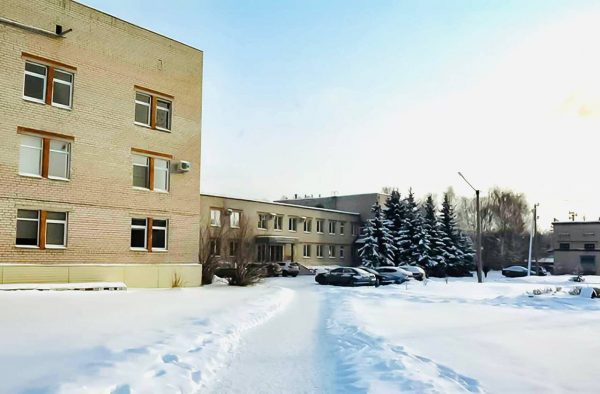 Мелик-Гусейнов пригрозил судом подрядчику, который некачественно выполнил ремонт в Сосновской ЦРБ