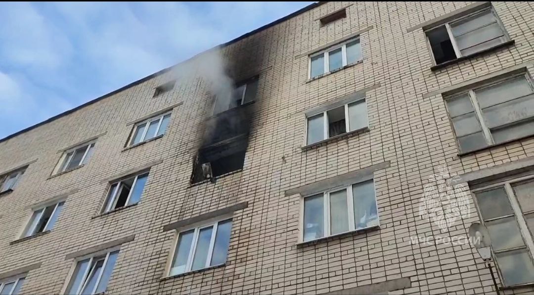 18 человек эвакуировали при пожаре в жилом доме в Дзержинске