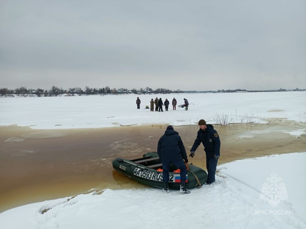 13 рыбаков спасли со льда Волги в Балахнинском районе